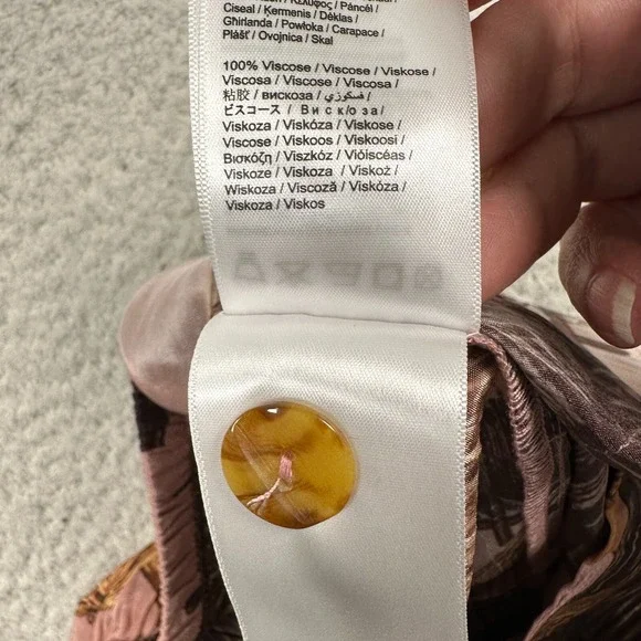 NWT Farm Rio Shuhu Beige Cargo Pants Women's XS Elastic Waist Everyday $175 - Picture 11 of 13